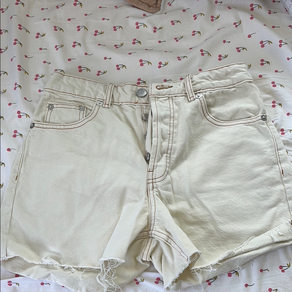 Stylish Cream Women's Shorts